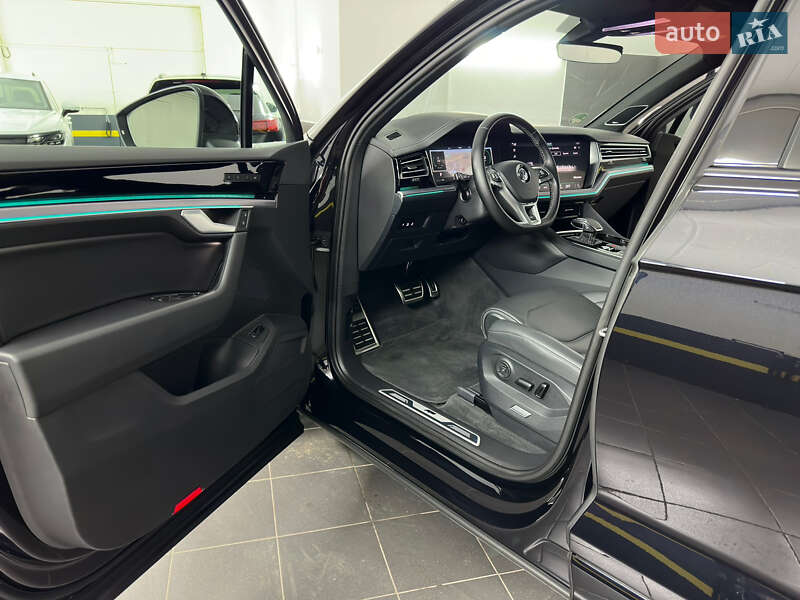 Позашляховик / Кросовер Volkswagen Touareg 2019 в Козятині