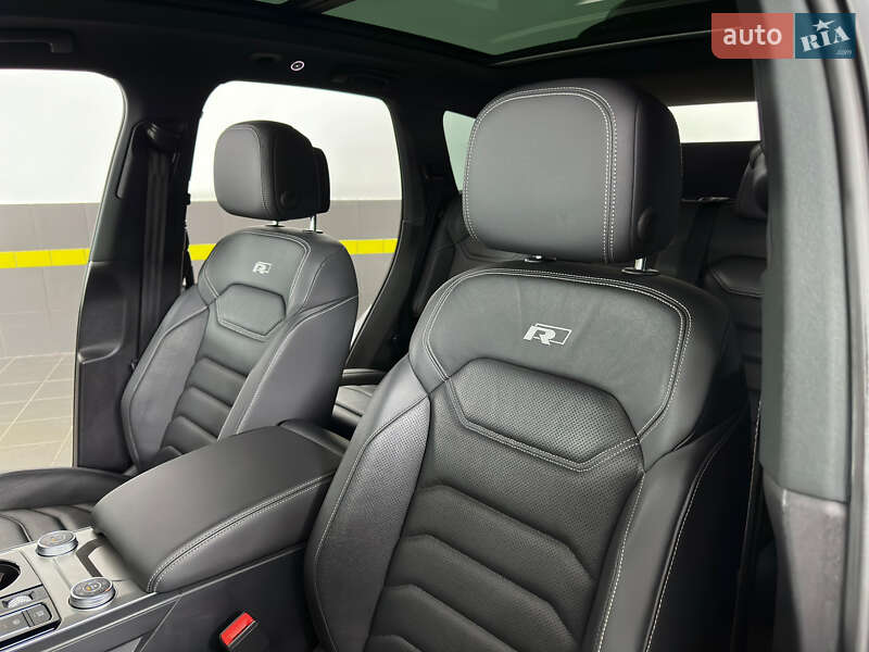 Позашляховик / Кросовер Volkswagen Touareg 2019 в Козятині