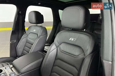Внедорожник / Кроссовер Volkswagen Touareg 2019 в 