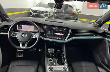 Внедорожник / Кроссовер Volkswagen Touareg 2019 в 
