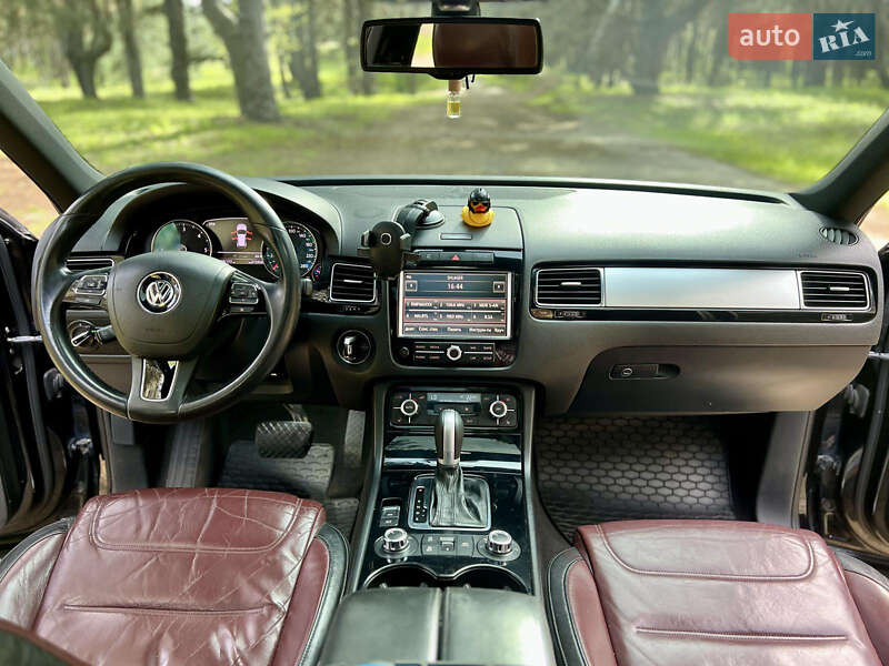 Позашляховик / Кросовер Volkswagen Touareg 2010 в Кременчуці