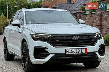 Позашляховик / Кросовер Volkswagen Touareg 2022 в 