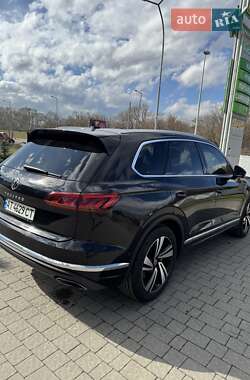 Внедорожник / Кроссовер Volkswagen Touareg 2021 в 