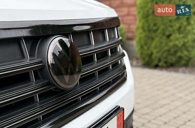 Позашляховик / Кросовер Volkswagen Touareg 2022 в 