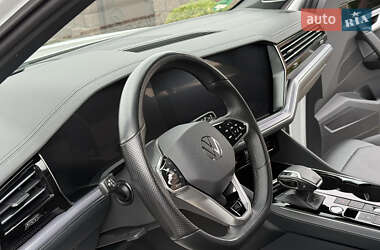 Позашляховик / Кросовер Volkswagen Touareg 2022 в 