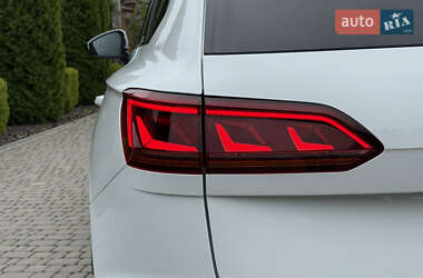 Позашляховик / Кросовер Volkswagen Touareg 2022 в 