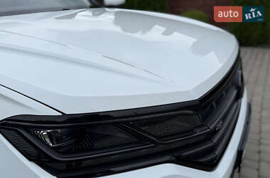 Позашляховик / Кросовер Volkswagen Touareg 2022 в 