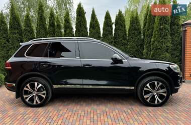 Позашляховик / Кросовер Volkswagen Touareg 2017 в 
