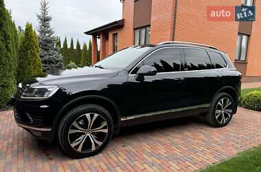 Позашляховик / Кросовер Volkswagen Touareg 2017 в 