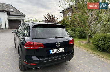 Позашляховик / Кросовер Volkswagen Touareg 2015 в 