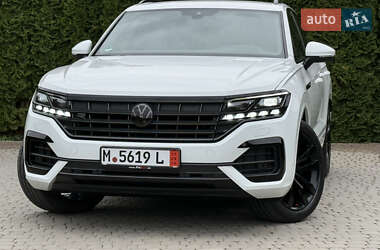 Позашляховик / Кросовер Volkswagen Touareg 2022 в 