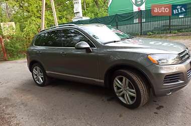 Внедорожник / Кроссовер Volkswagen Touareg 2012 в 