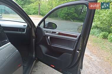 Внедорожник / Кроссовер Volkswagen Touareg 2012 в 