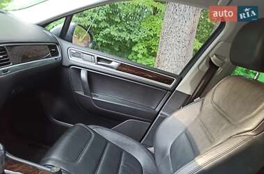 Внедорожник / Кроссовер Volkswagen Touareg 2012 в 