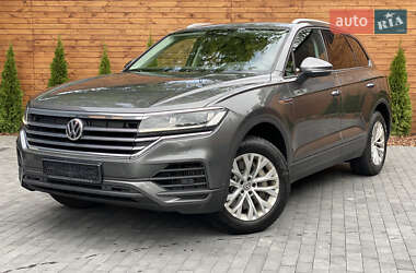 Позашляховик / Кросовер Volkswagen Touareg 2019 в 