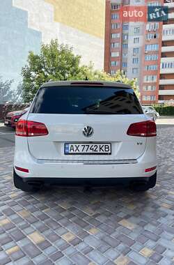Внедорожник / Кроссовер Volkswagen Touareg 2013 в 