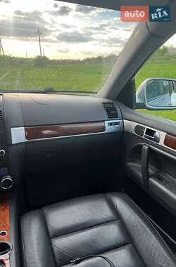 Внедорожник / Кроссовер Volkswagen Touareg 2006 в 