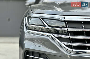 Позашляховик / Кросовер Volkswagen Touareg 2021 в 