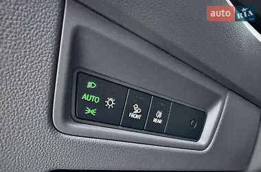 Позашляховик / Кросовер Volkswagen Touareg 2021 в 