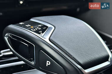 Позашляховик / Кросовер Volkswagen Touareg 2021 в 