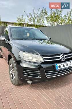 Внедорожник / Кроссовер Volkswagen Touareg 2011 в 