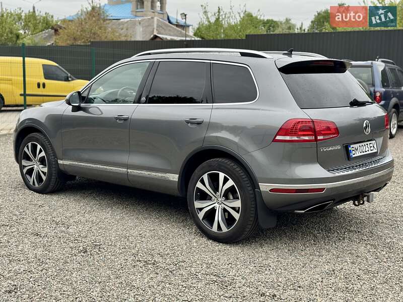 Внедорожник / Кроссовер Volkswagen Touareg 2016 в Сумах