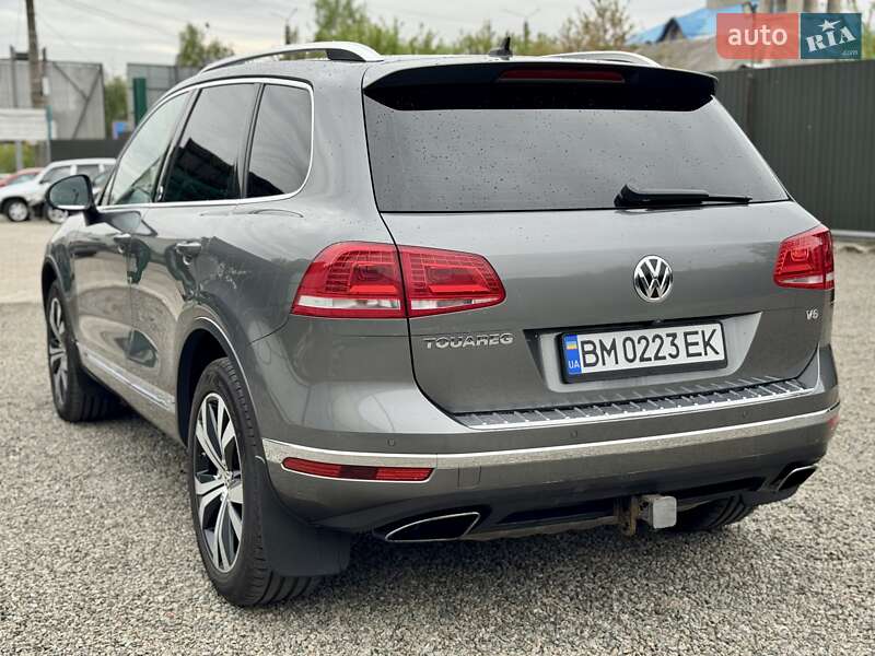 Внедорожник / Кроссовер Volkswagen Touareg 2016 в Сумах