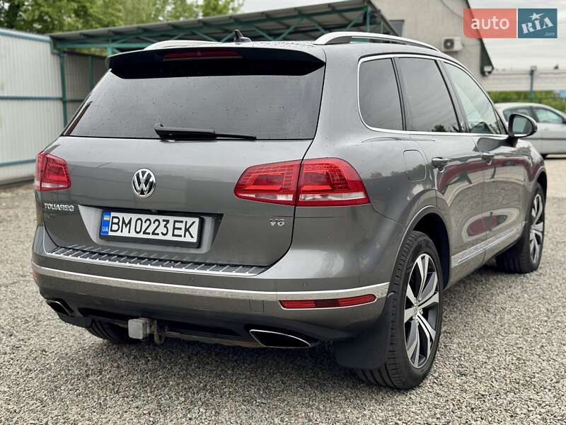 Внедорожник / Кроссовер Volkswagen Touareg 2016 в Сумах