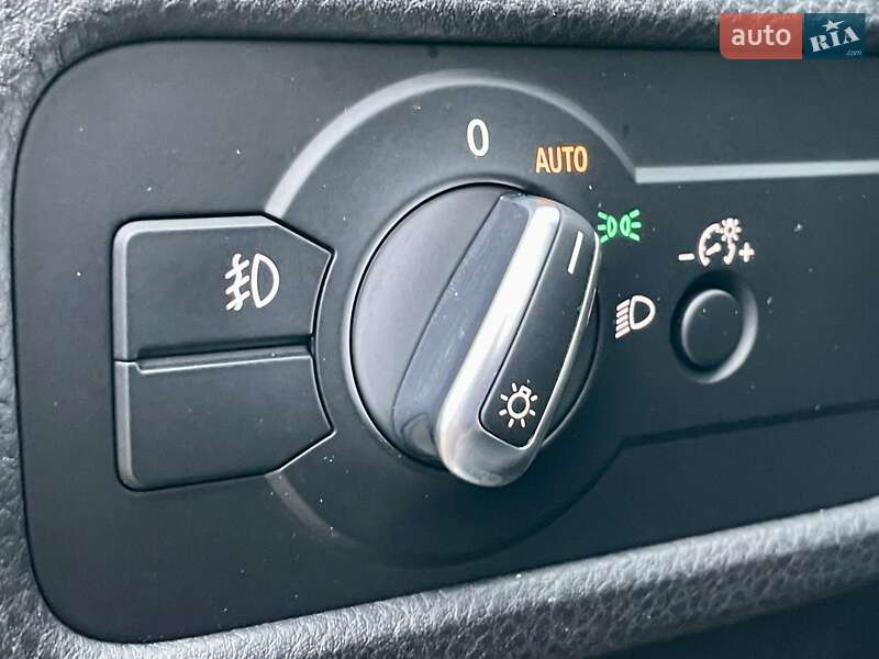 Внедорожник / Кроссовер Volkswagen Touareg 2016 в Сумах