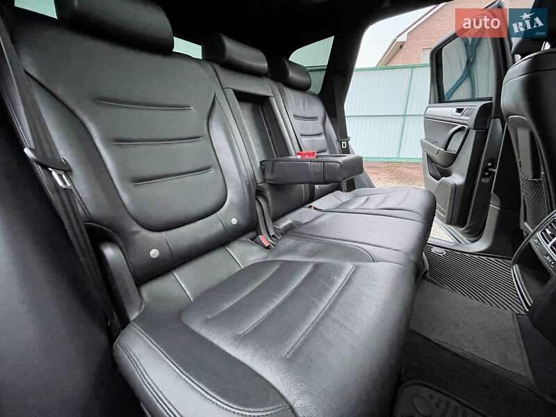 Внедорожник / Кроссовер Volkswagen Touareg 2016 в Сумах