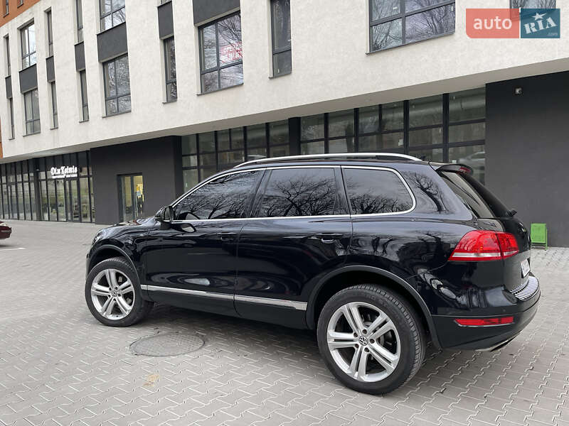 Позашляховик / Кросовер Volkswagen Touareg 2014 в Хмельницькому