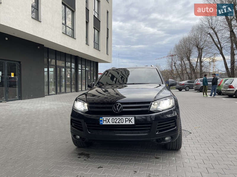 Позашляховик / Кросовер Volkswagen Touareg 2014 в Хмельницькому