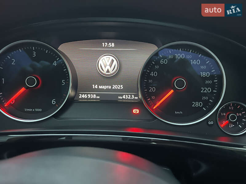 Позашляховик / Кросовер Volkswagen Touareg 2014 в Хмельницькому
