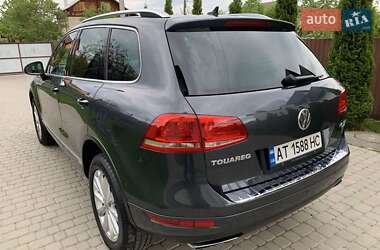 Позашляховик / Кросовер Volkswagen Touareg 2011 в 