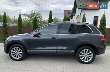 Позашляховик / Кросовер Volkswagen Touareg 2011 в 