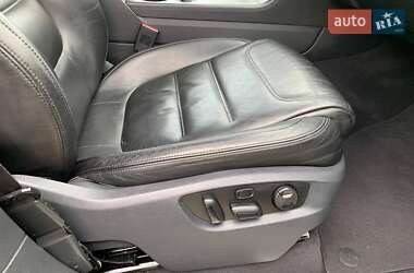 Позашляховик / Кросовер Volkswagen Touareg 2011 в 