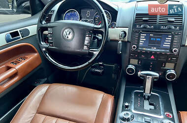 Внедорожник / Кроссовер Volkswagen Touareg 2008 в 