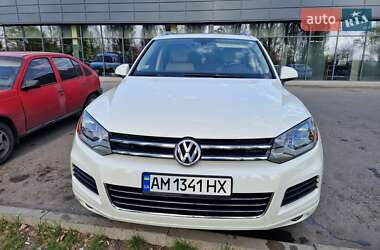 Позашляховик / Кросовер Volkswagen Touareg 2011 в 