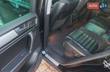 Внедорожник / Кроссовер Volkswagen Touareg 2011 в 