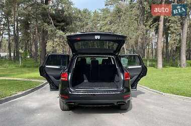 Позашляховик / Кросовер Volkswagen Touareg 2012 в 