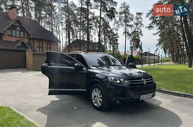 Позашляховик / Кросовер Volkswagen Touareg 2012 в 