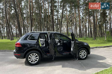 Позашляховик / Кросовер Volkswagen Touareg 2012 в 