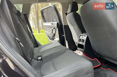 Позашляховик / Кросовер Volkswagen Touareg 2012 в 