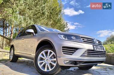 Позашляховик / Кросовер Volkswagen Touareg 2017 в Рівному
