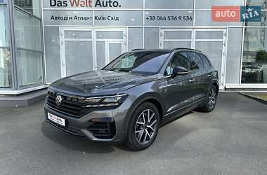 Позашляховик / Кросовер Volkswagen Touareg 2021 в Києві