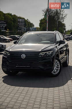 Позашляховик / Кросовер Volkswagen Touareg 2018 в Львові