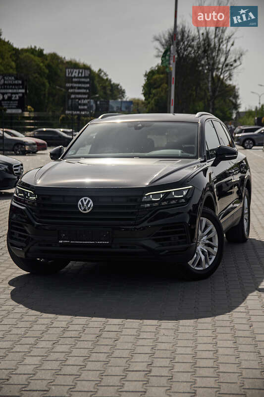 Позашляховик / Кросовер Volkswagen Touareg 2018 в 