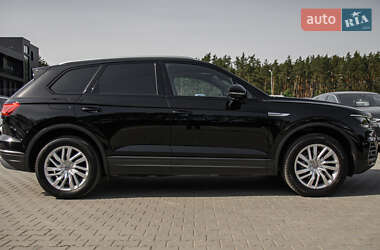 Позашляховик / Кросовер Volkswagen Touareg 2018 в 