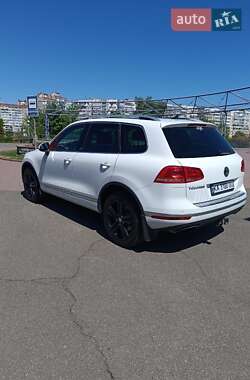 Позашляховик / Кросовер Volkswagen Touareg 2016 в 