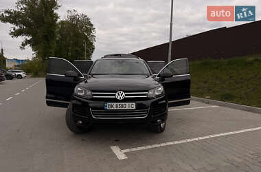Внедорожник / Кроссовер Volkswagen Touareg 2011 в 